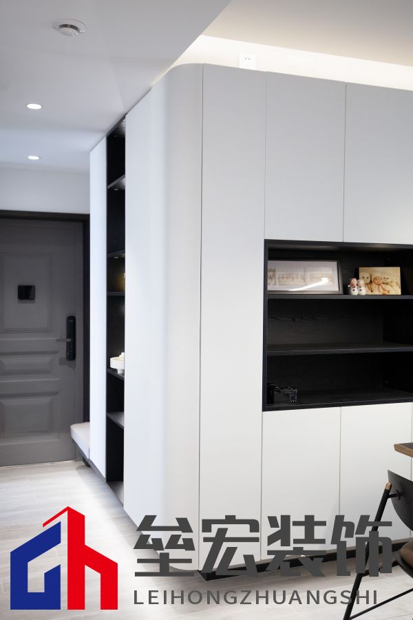 142㎡現(xiàn)代簡約丨 黑白格調(diào)下的溫柔空間！