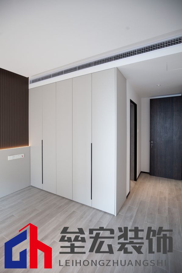 142㎡現(xiàn)代簡約丨 黑白格調(diào)下的溫柔空間！