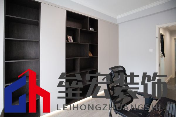 白色、木色與黑色演繹同一空間下的不同格調(diào)！