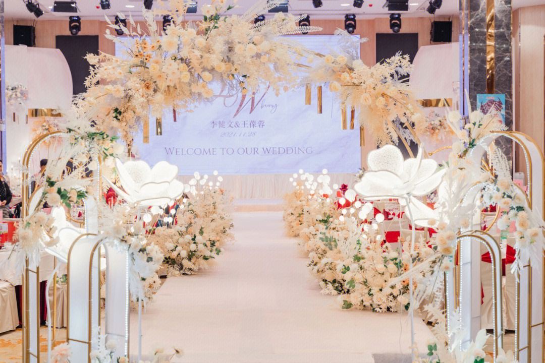 廈門婚禮場地布置_泉州哪些場地適合小型婚禮_羽毛球場地燈光布置