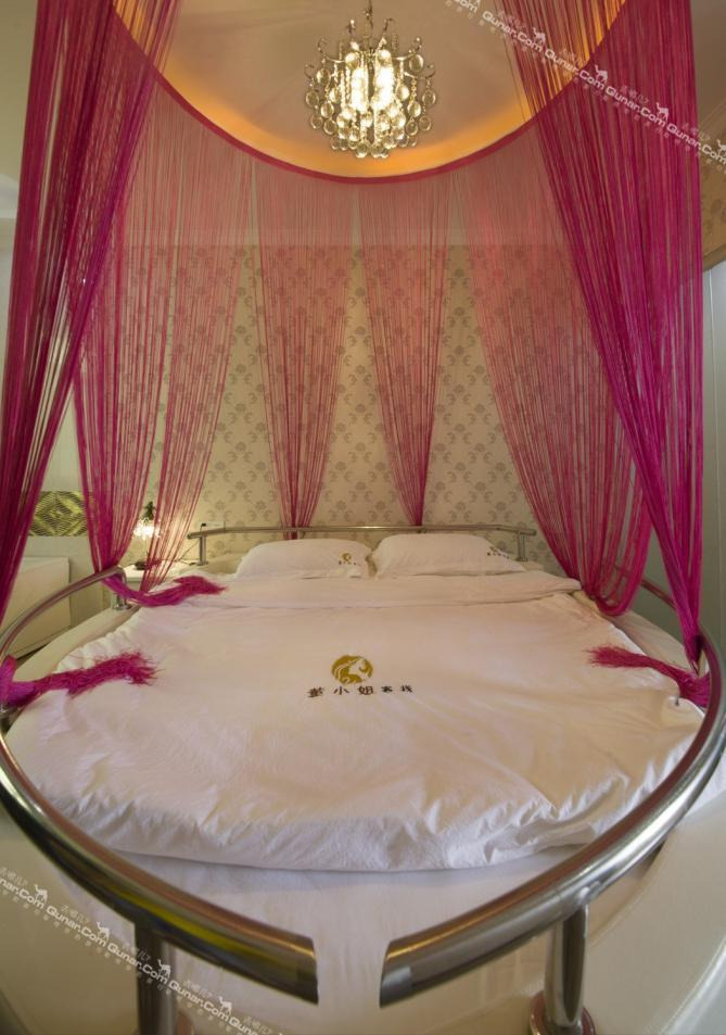 上饒的裝飾有限限公司的位置_成都創(chuàng)新思維裝飾有限公司招聘_廈門工筆裝飾設計有限公司