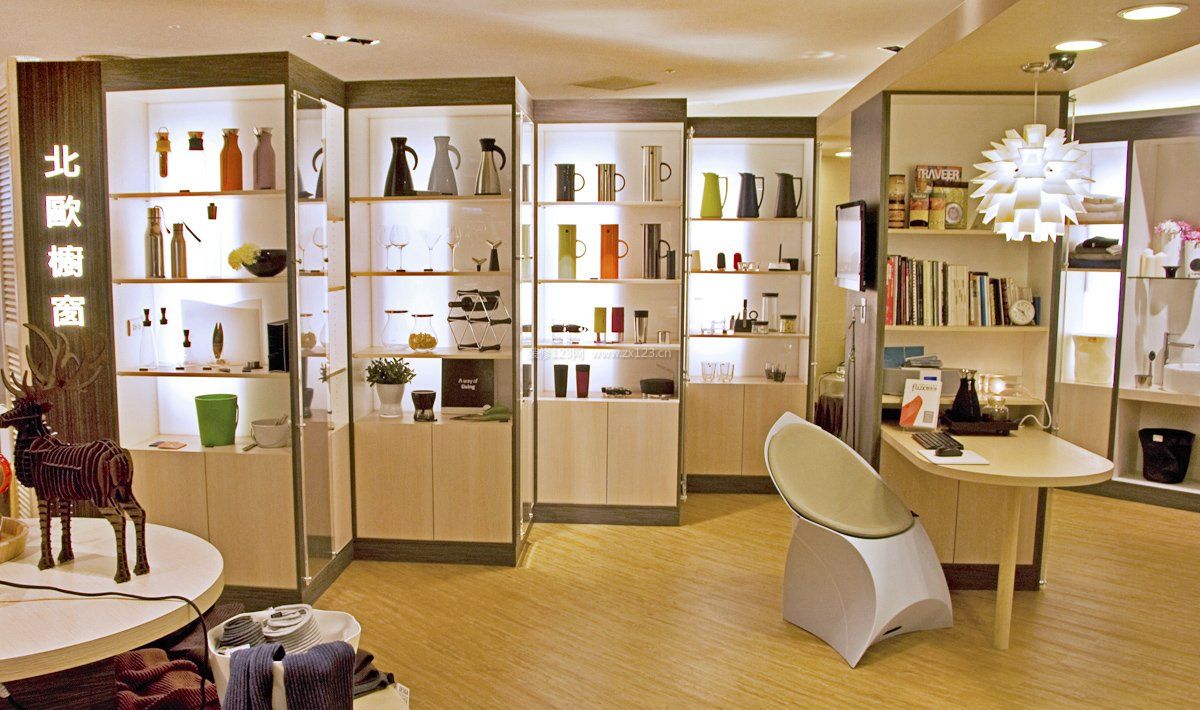 情侶飾品小店面簡(jiǎn)單裝修樣本圖片_吧臺(tái)裝修效果圖 店面_廈門(mén)店面裝修公司