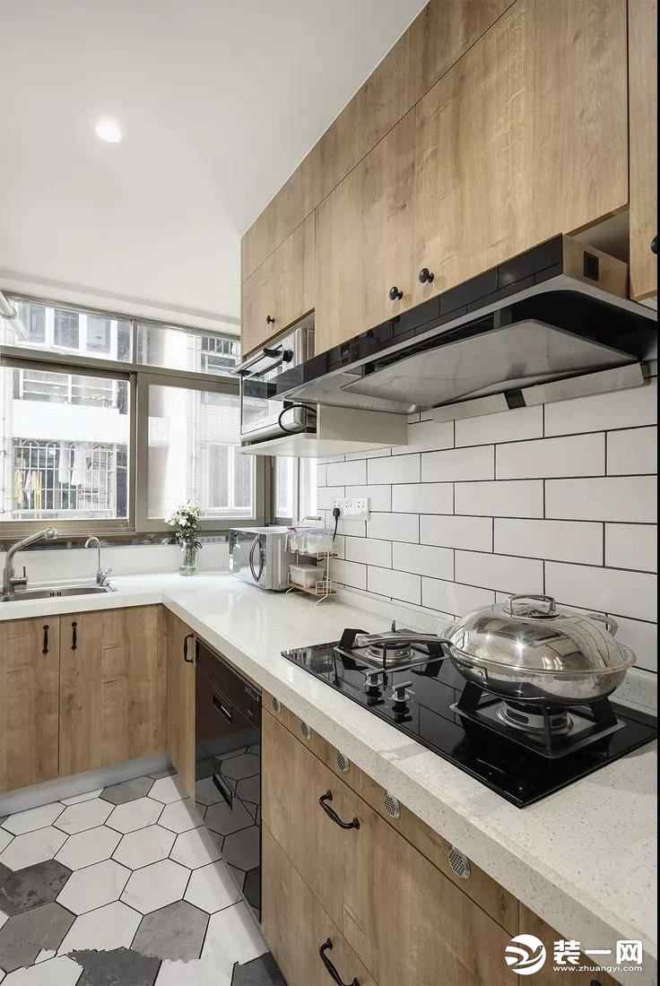 廈門廚房裝修臺(tái)面_廈門廚房灶臺(tái)臺(tái)面維修_廈門廚房臺(tái)面裝修公司