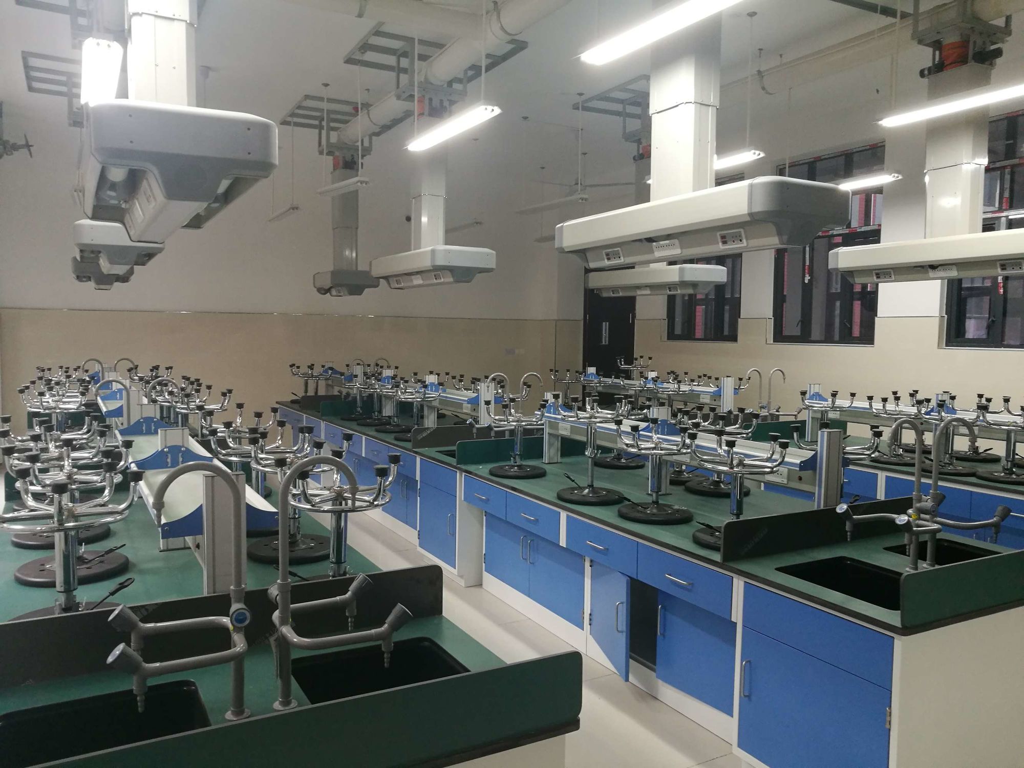 廈門裝修室實驗設計公司_廈門實驗室裝修設計_廈門室內(nèi)裝修設計