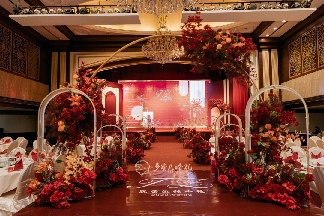 廈門婚禮場(chǎng)地布置_廈門婚慶布置_廈門場(chǎng)地婚禮布置價(jià)格
