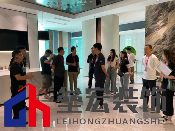 2024「京聞·創(chuàng)響杯」建筑裝飾產(chǎn)品設(shè)計(jì)大賽評審團(tuán)走進(jìn)又覓瓷磚·巖板