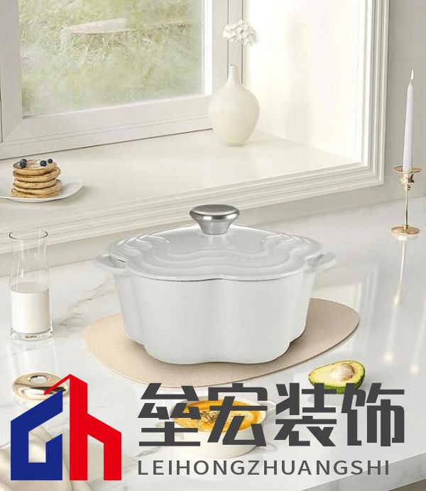 酷彩LE CREUSET鑄鐵鍋京東獨家首發(fā)！下單即贈價值百元鍋鏟座